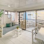 Tropical Beach - Con Vista Al Mar
