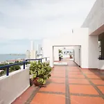 Tropical Beach - Con Vista Al Mar